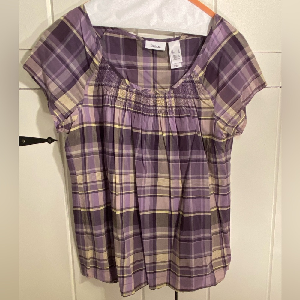 Liz & Co Purple Plaid Short Sleeve Shirred at Neckline Top. Size: Large